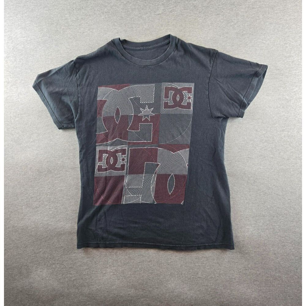 Vintage DC Shoes T Shirt Medium Skateboarding Y2K Skater Hip Hop Dyrdek Way‎